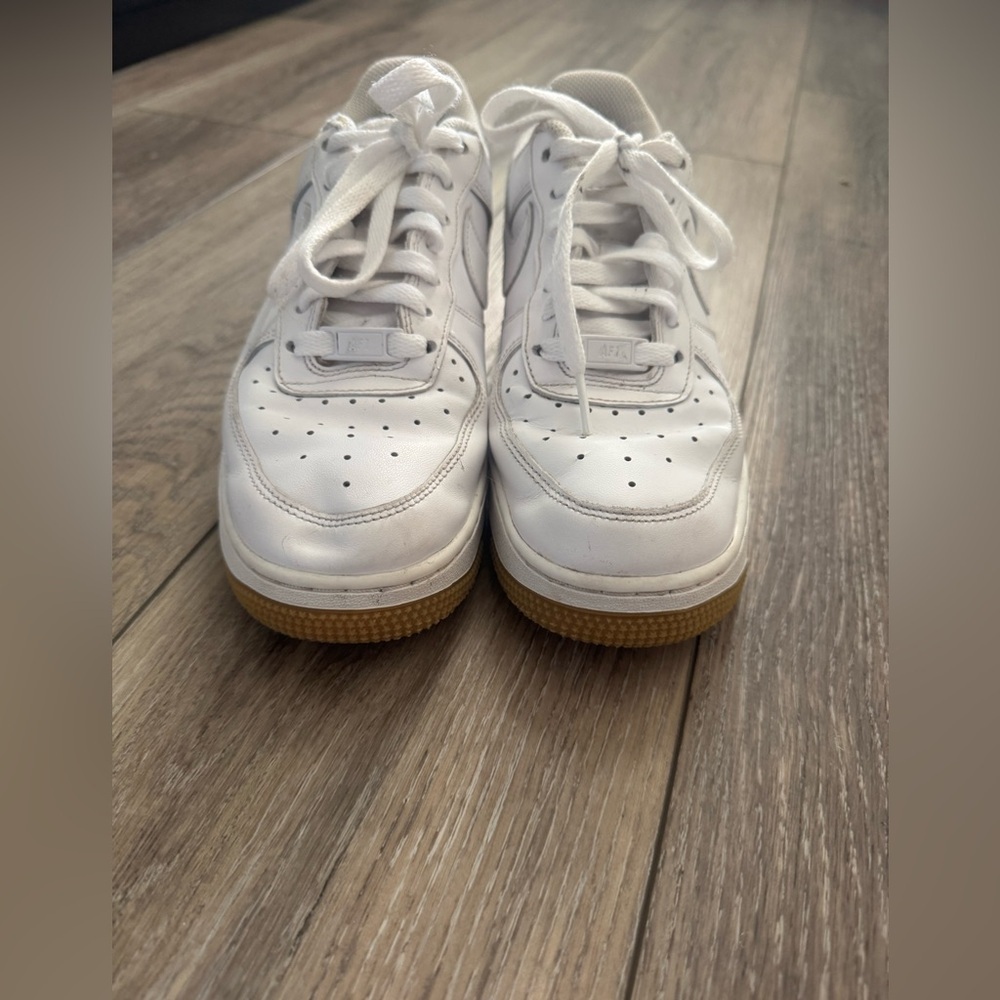 Nike Air Force 1 Low '07 White Brown Gum youth size 7 - women’s size 8.5 - Picture 3 of 11